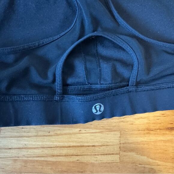 Lululemon Meesh Bra Black Mesh Keyhole Racerback Size 6 - Picture 5 of 6